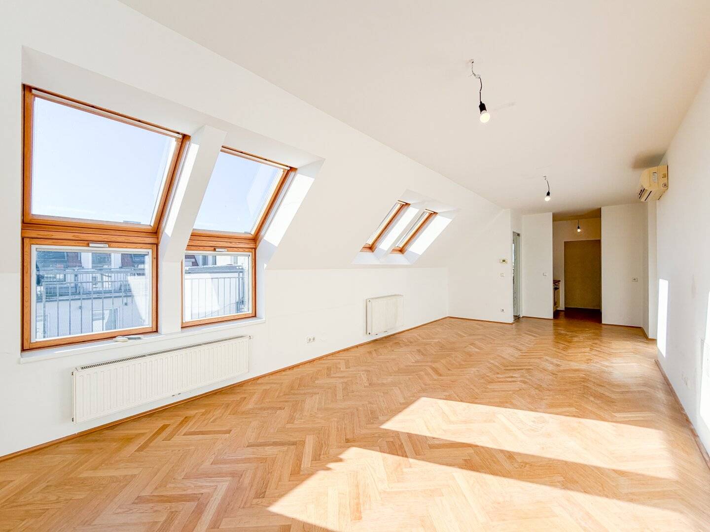 Attic apartment with large terrace