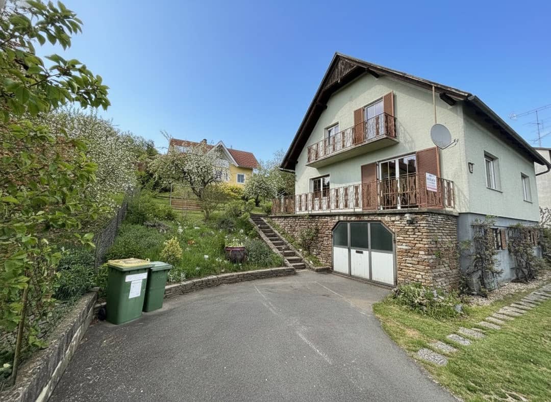 Geräumiges Einfamilienhaus mit Balkon