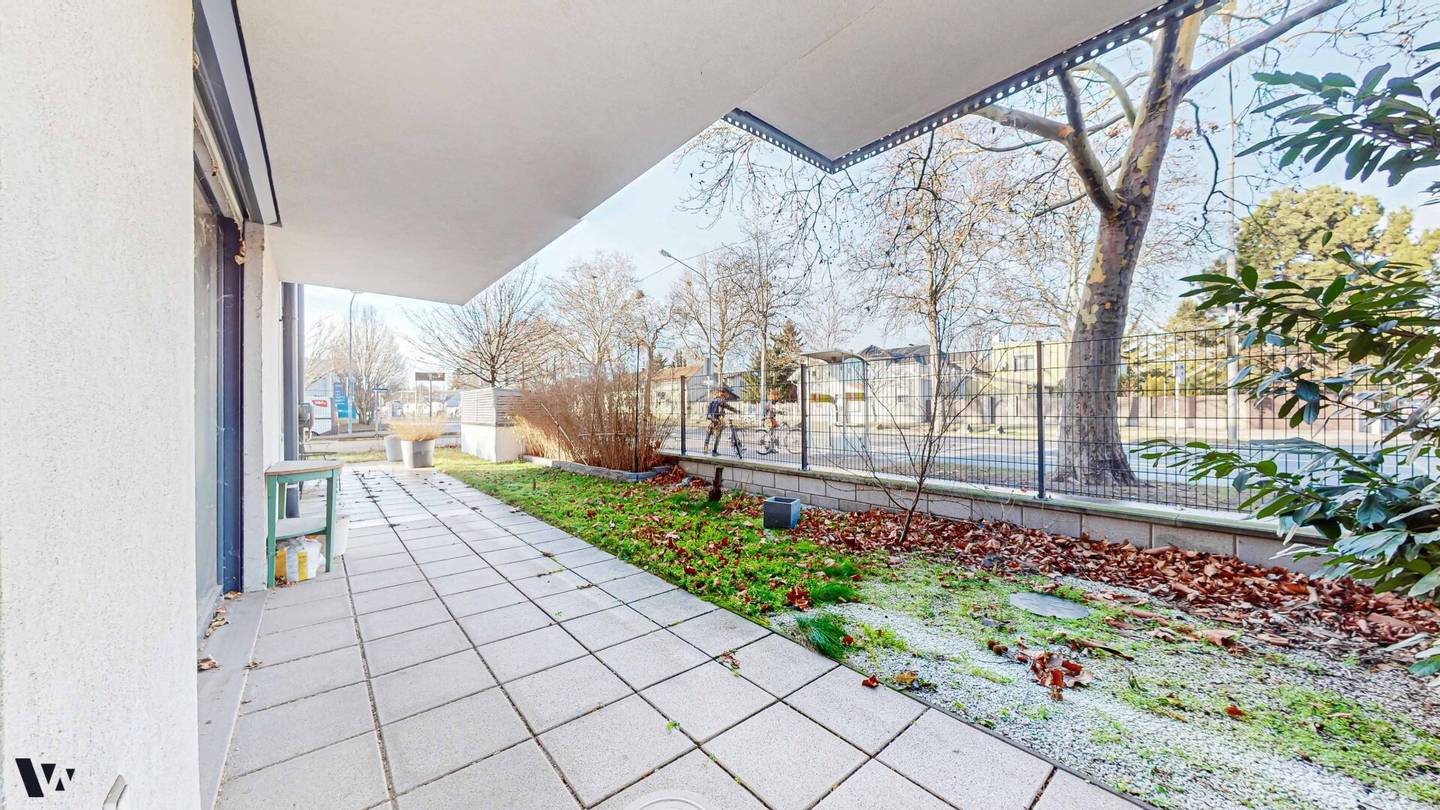MODERNE 3-ZIMMERWOHNUNG MIT GARTEN, TERRASSE & 2 KFZ-STELLPLÄTZEN
