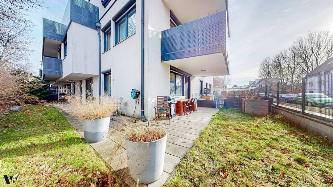 Wohnung mit Garten und Terrasse zwei Stellplätze