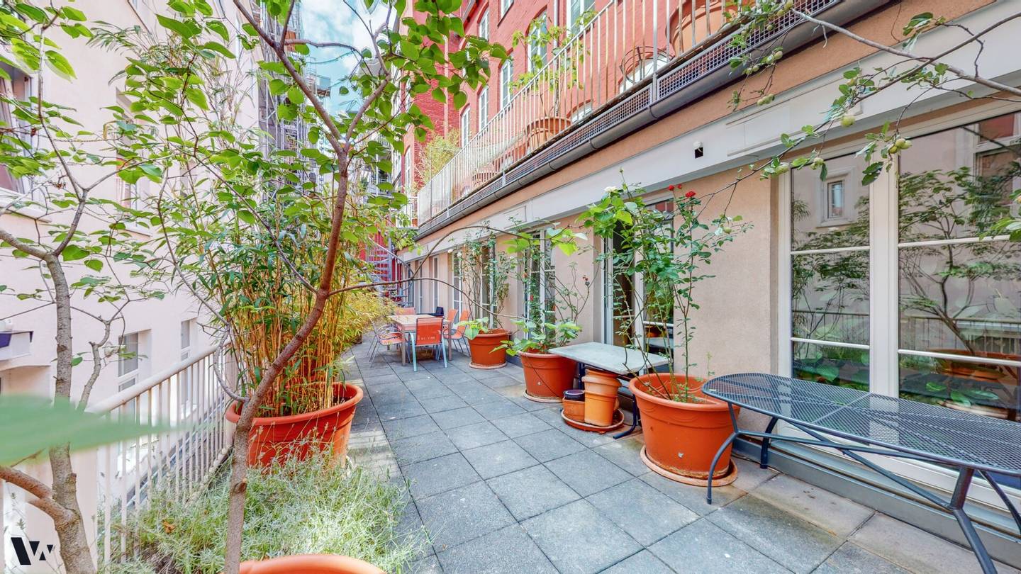 Charming courtyard building in brick construction style | in the heart of Vienna's Neubau district