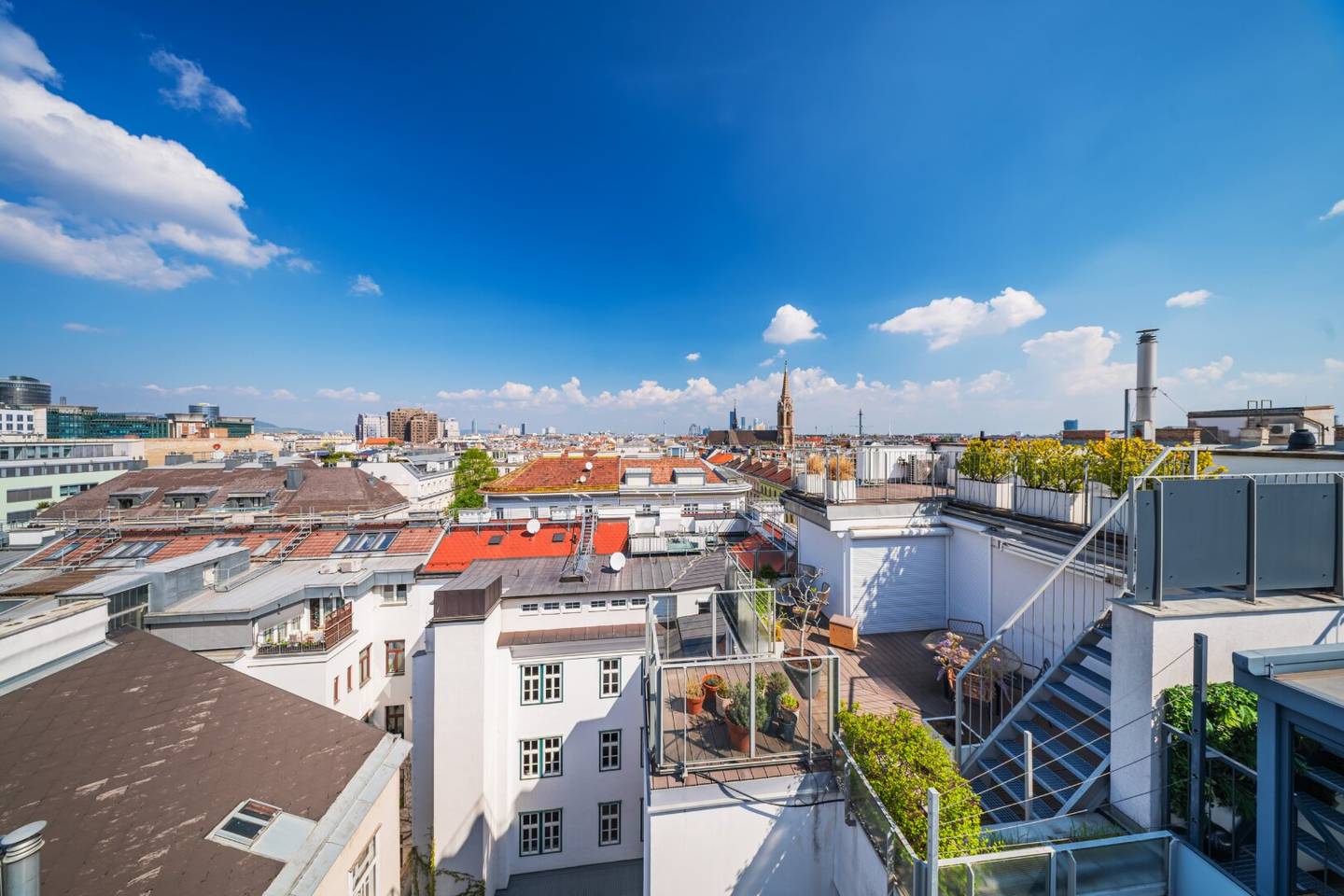 Dachgeschoss-Maisonette mit 2 Terrassen