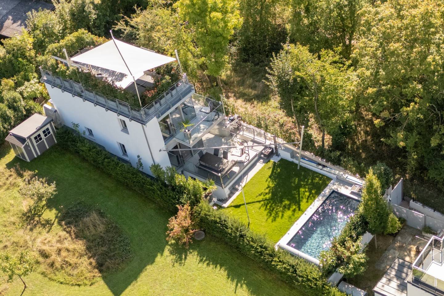 Detached House with Pool in Döbling