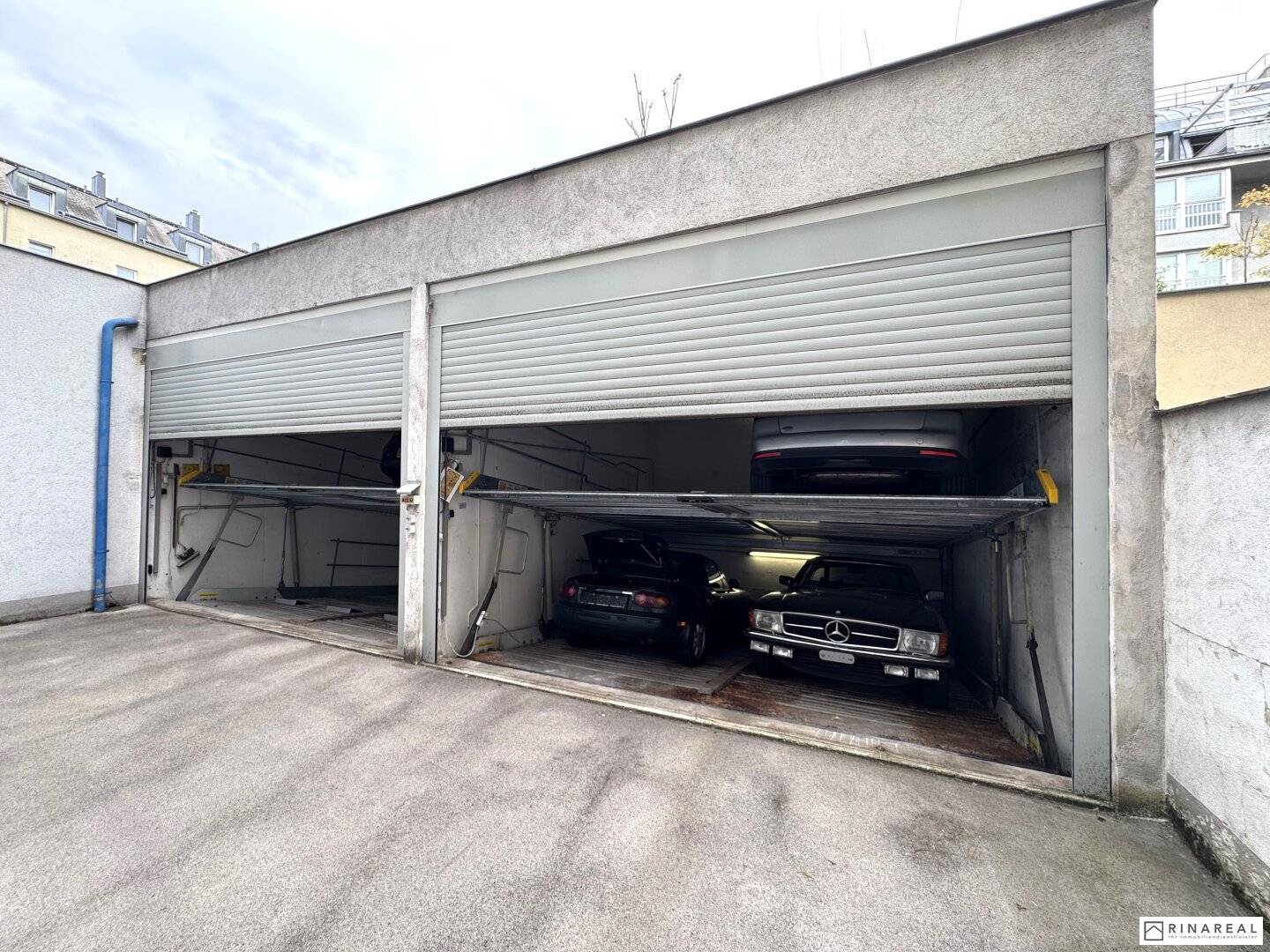 2 Garage Boxes w/ 4 Parking Spaces | Vienna 1170