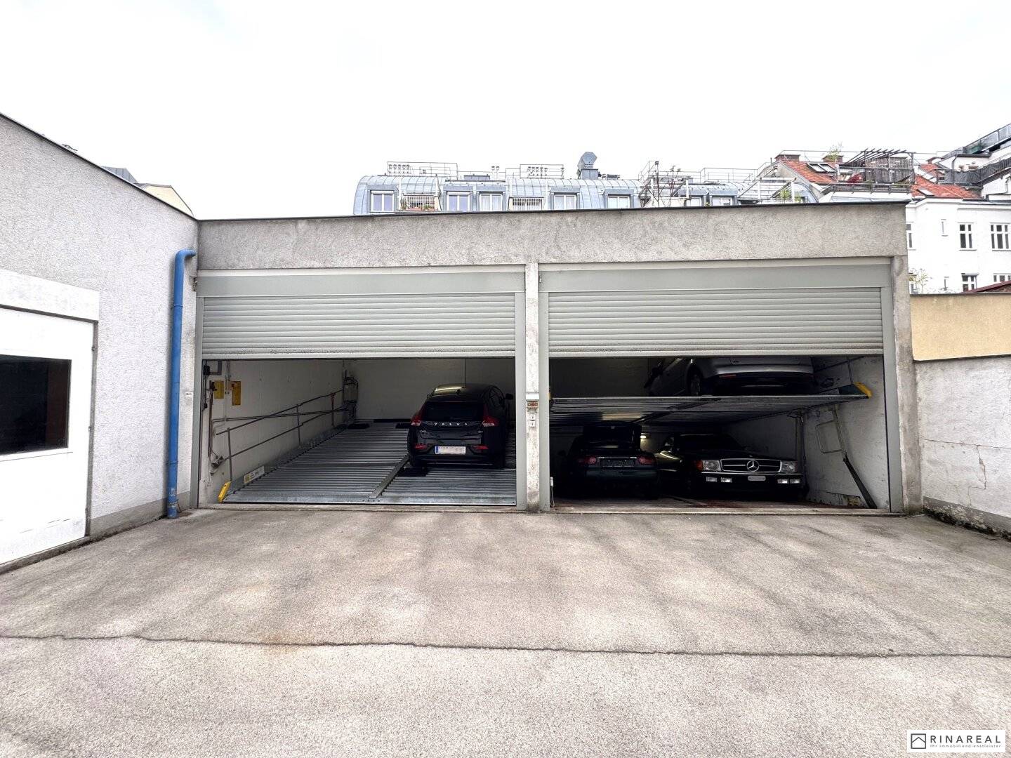 2 Garage Boxes w/ 4 Parking Spaces | Vienna 1170