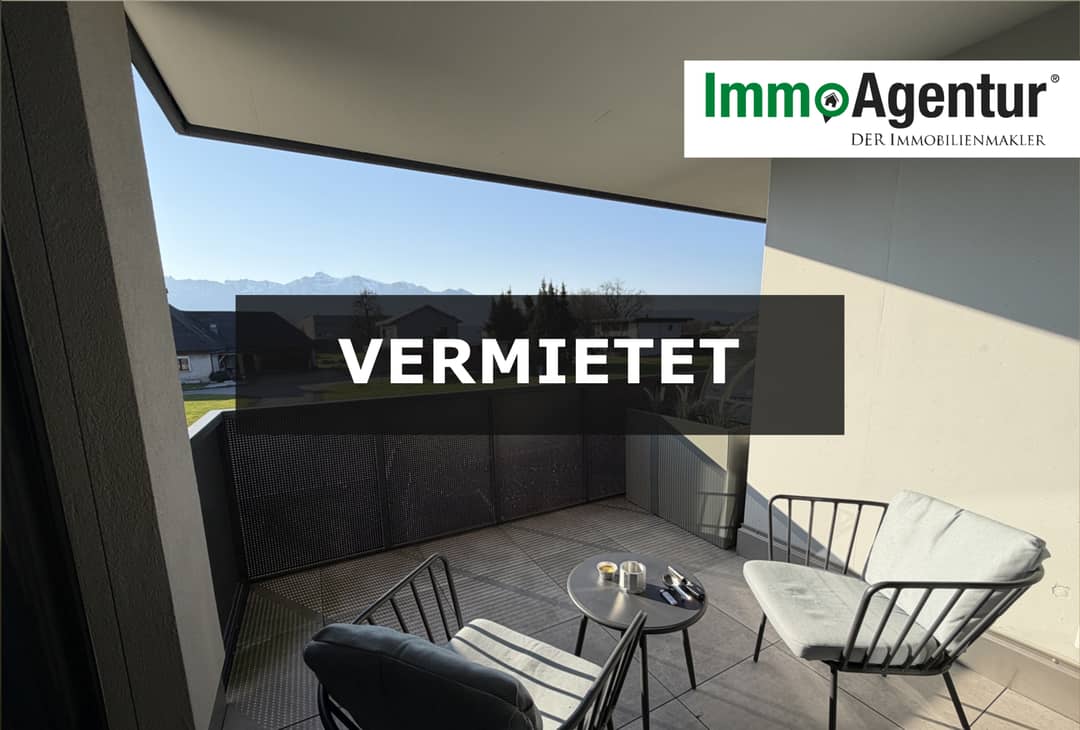 Apartment with balcony and modern built in kitchen