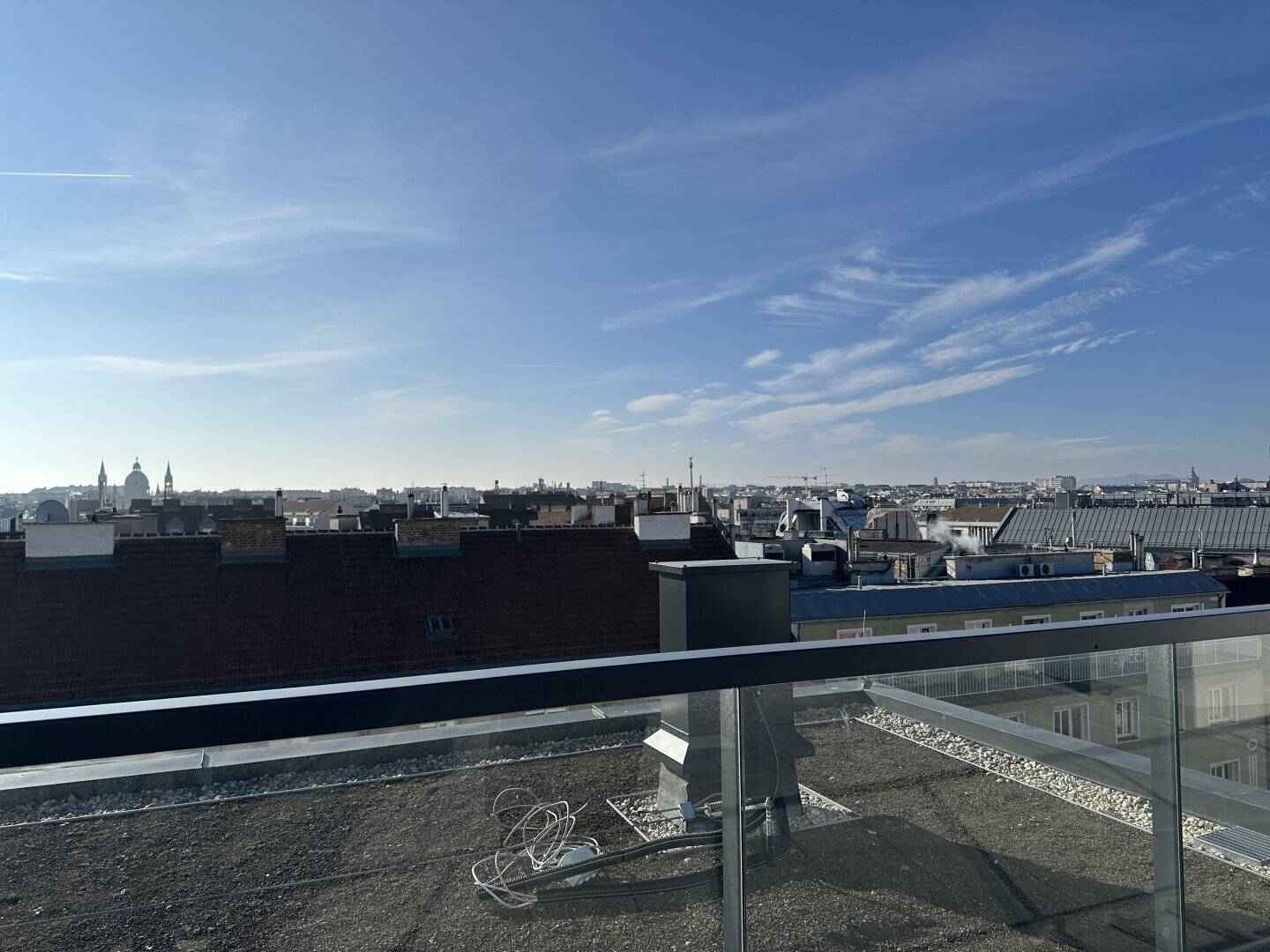 MAJA Living: Geschäft & Wohnung 153m²