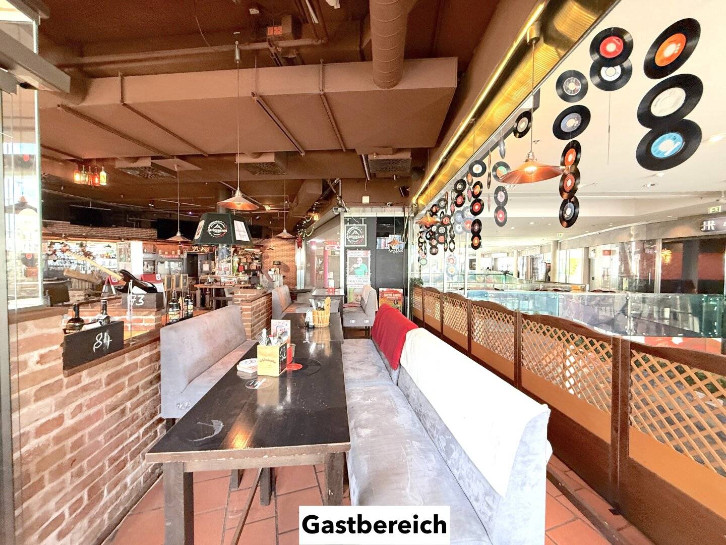 Experiential gastronomy in the Gasometer | Restaurant space in the Entertainment Center Ost with terrace | including inventory