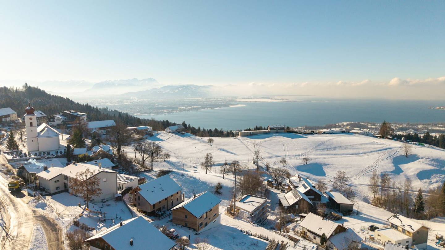Maisonette apartment with lake view terrace