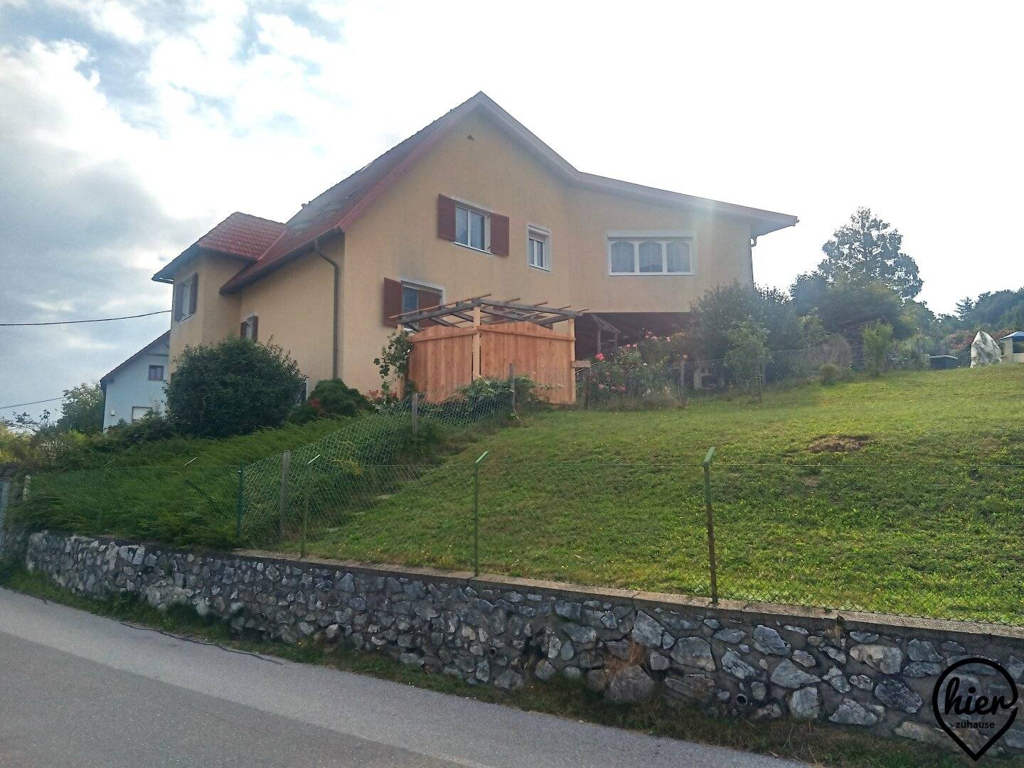 House with Garden & Pool in Graz-St. Peter