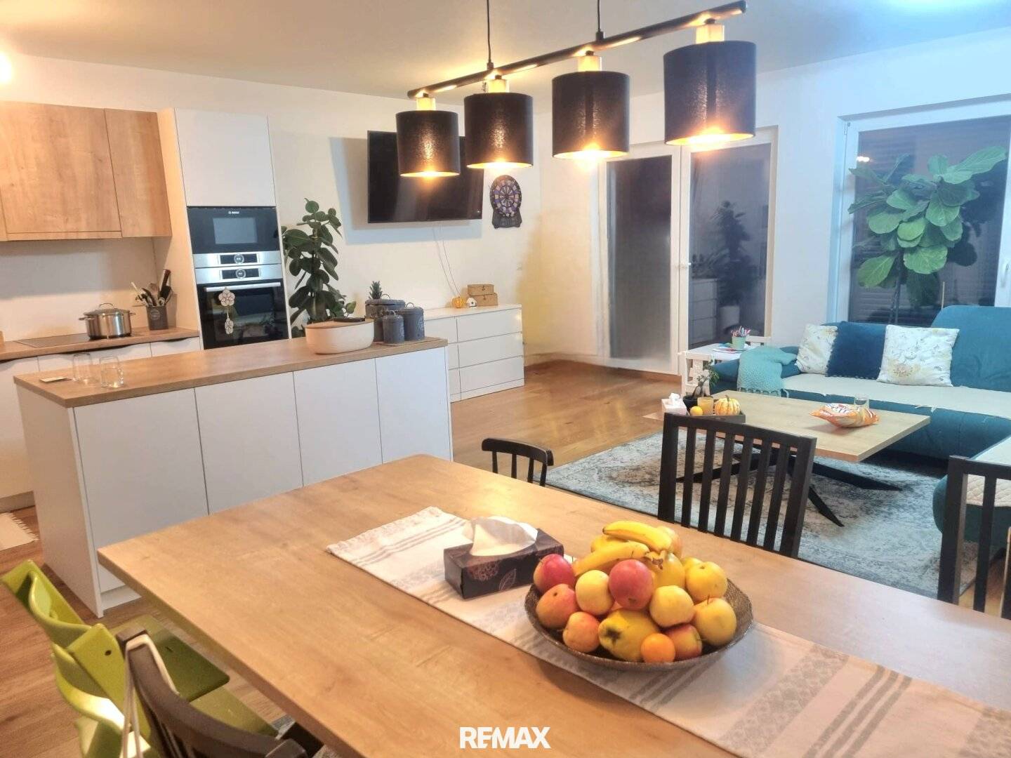 Corner terraced house - top modern