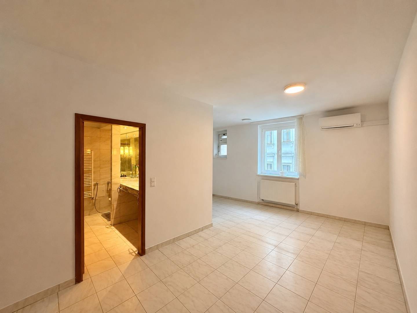 Apartment near Stephansplatz balcony furnished