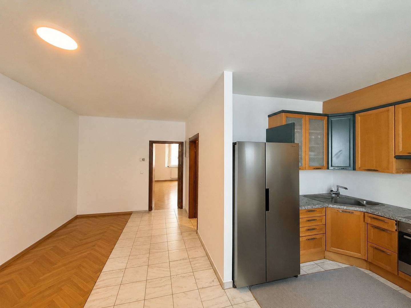 Apartment near Stephansplatz balcony furnished