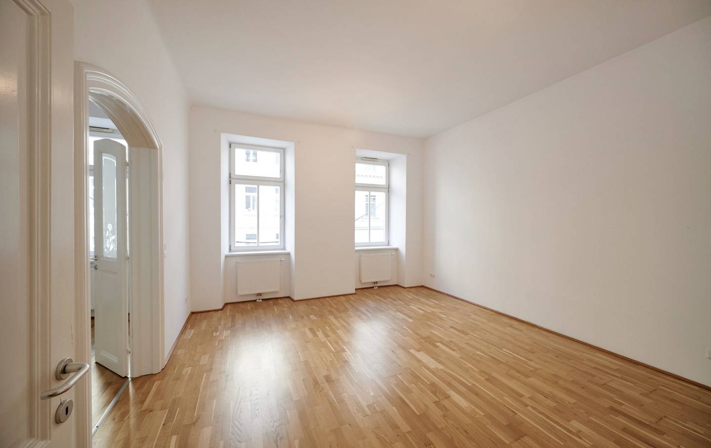 Renovated quiet apartment with good layout