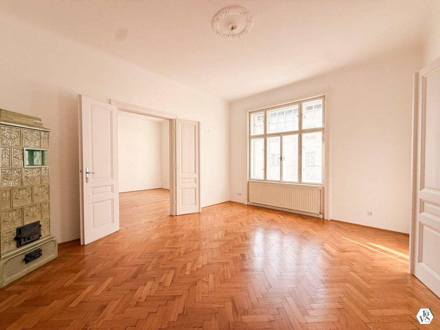 Apartment near Hundertwasserhaus with built in kitchen