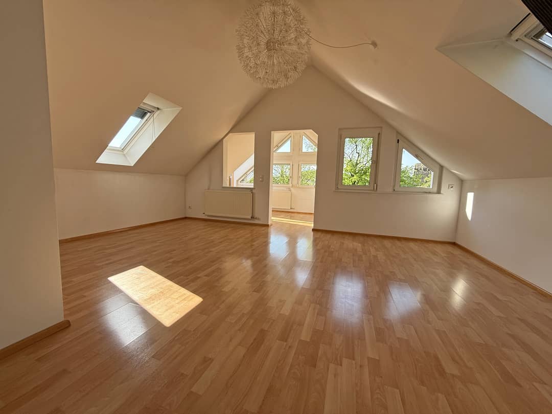 3-Room Attic Apartment Hard