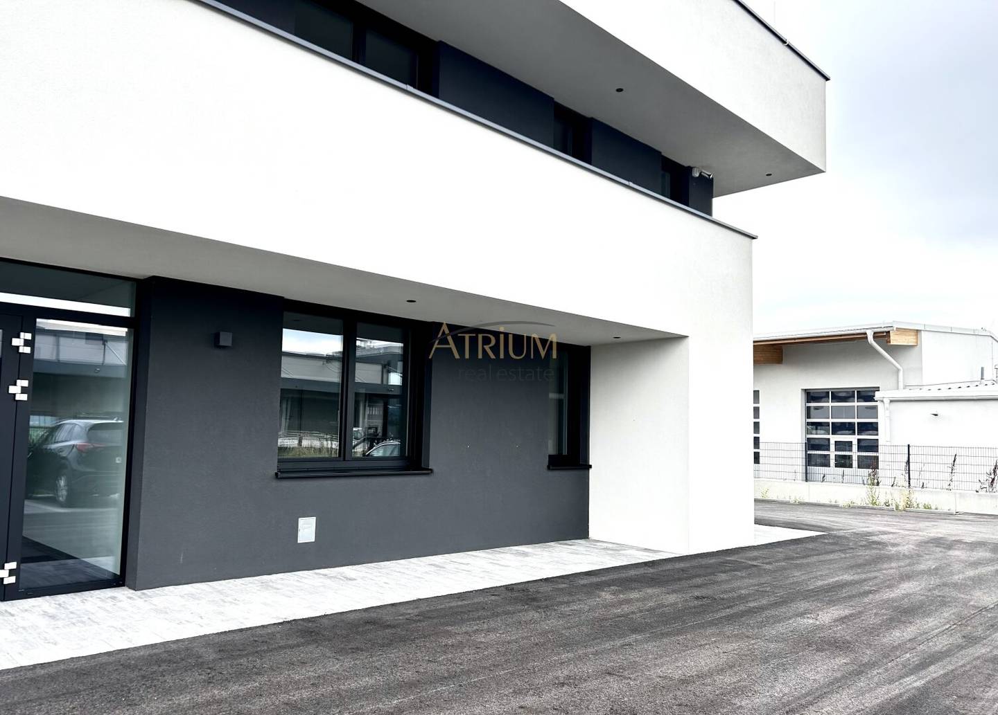 New office 66m² + balcony in Baden