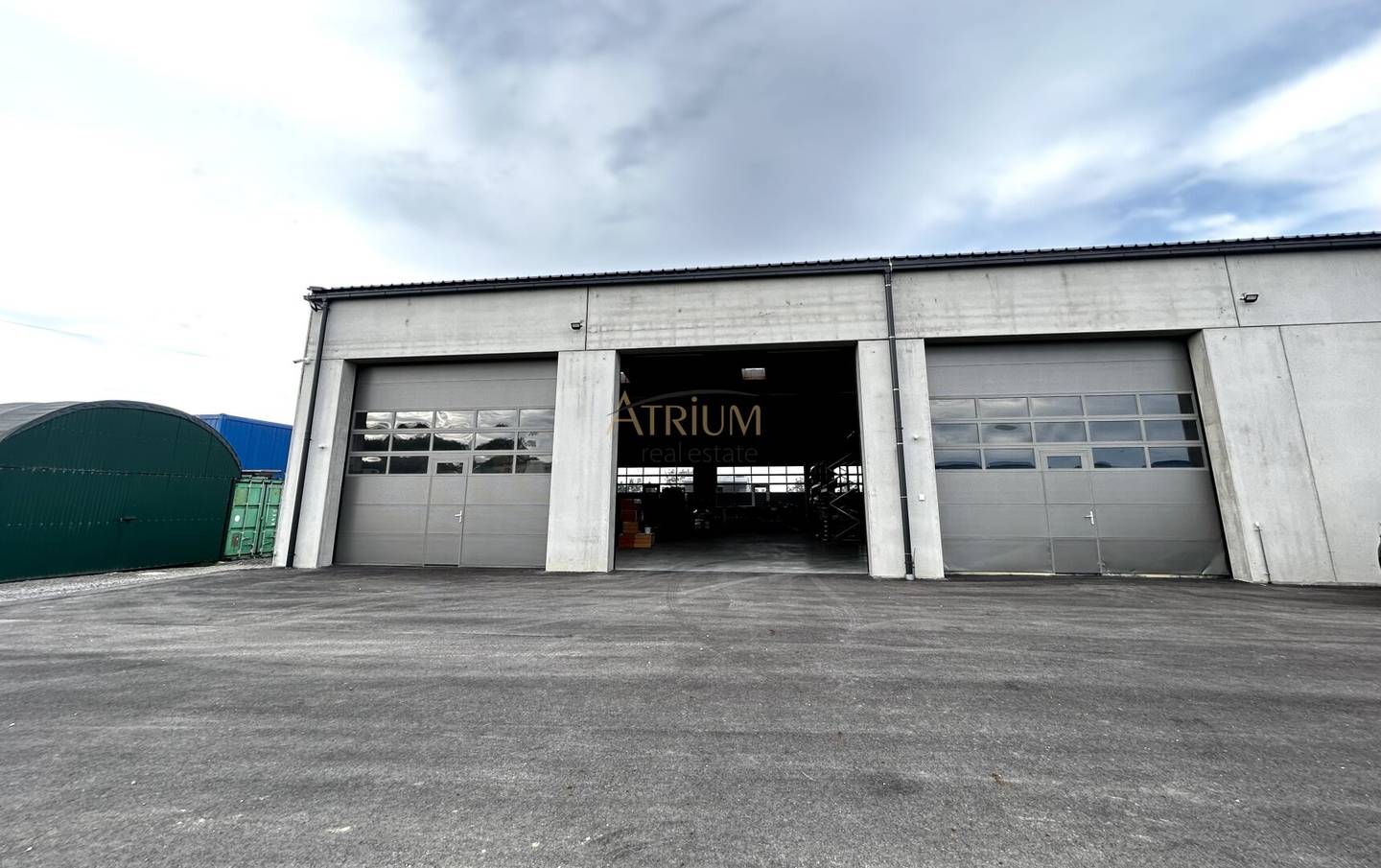 Gewerbehalle 125m² mit Büro in Baden
