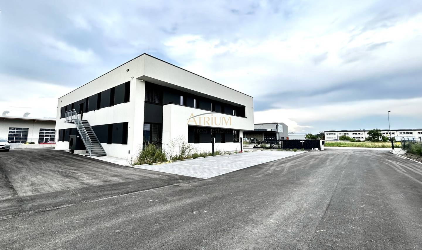 New office 66m² + balcony in Baden