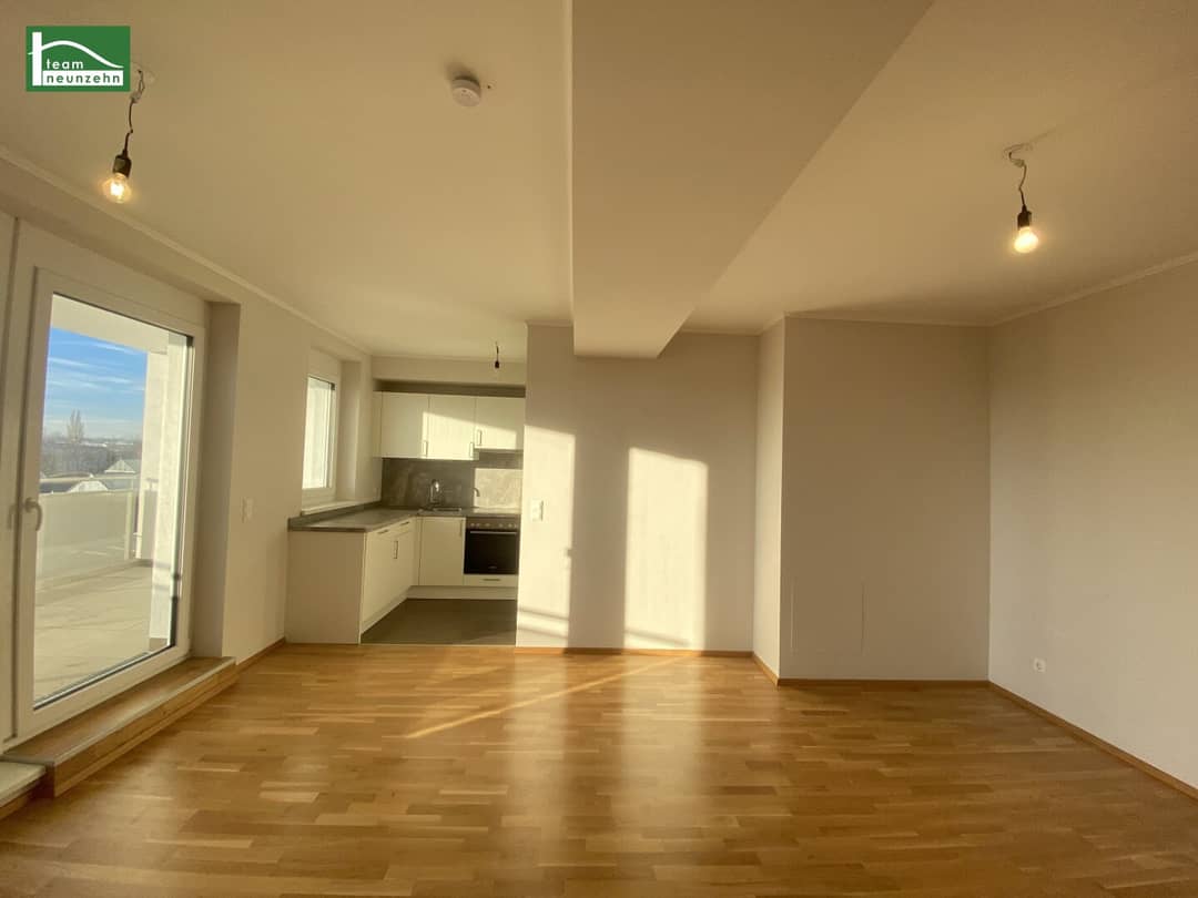 Helle Neubauwohnung mit West-Loggia und Einbauküche