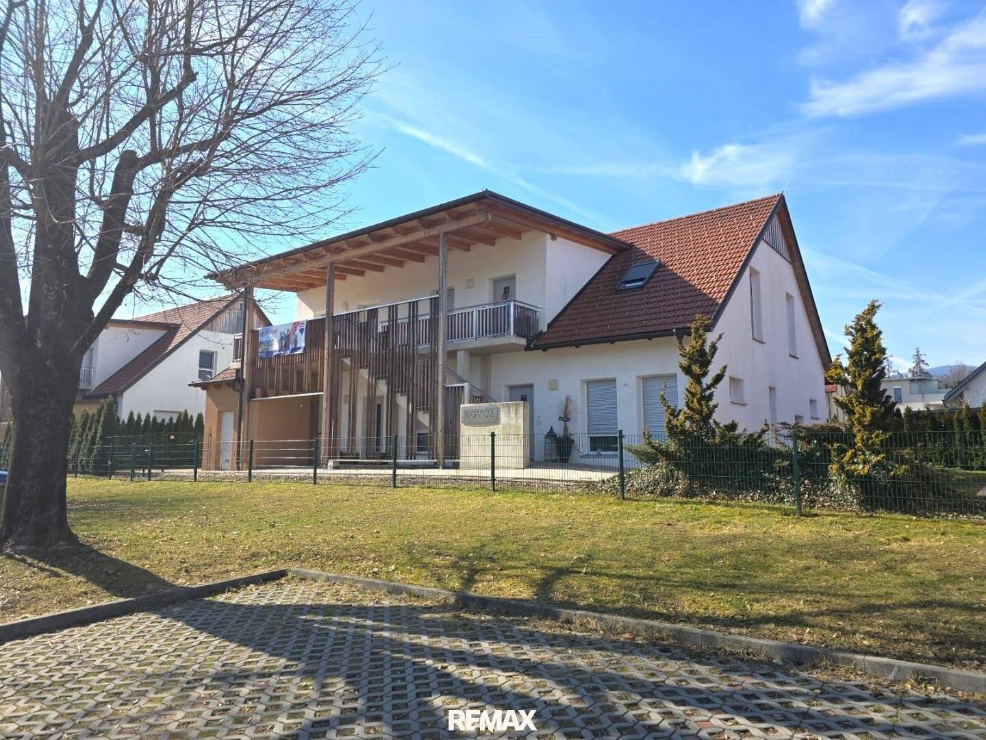Wohnung neuwertig mit Terrasse und Klimaanlage