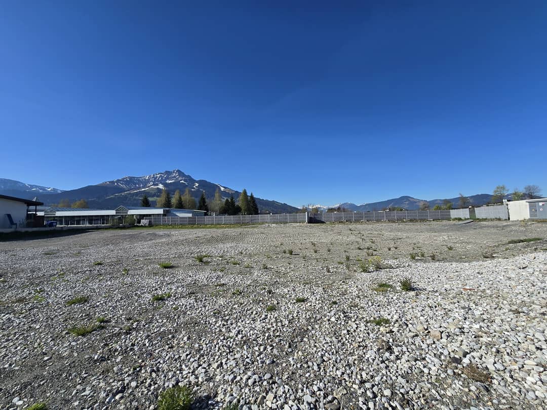 Commercial plot 1889 m² St. Johann