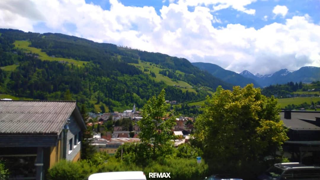 Apartment with balcony near center mountain view