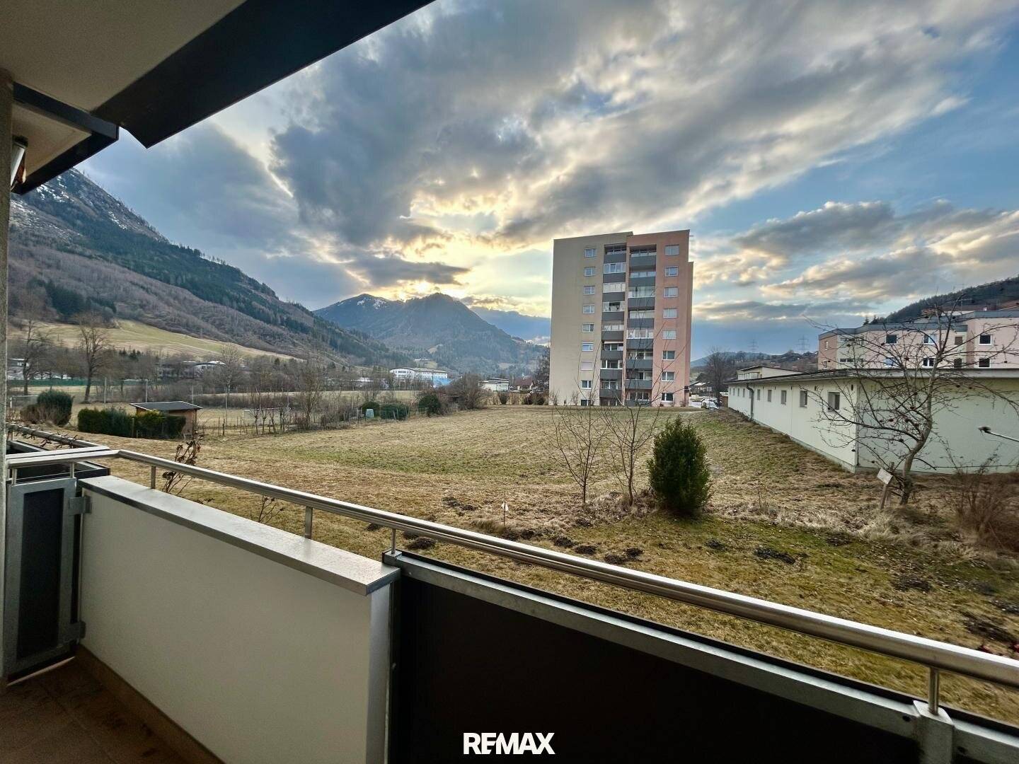 Wohnung mit eigenem Garten und sonnigem Balkon