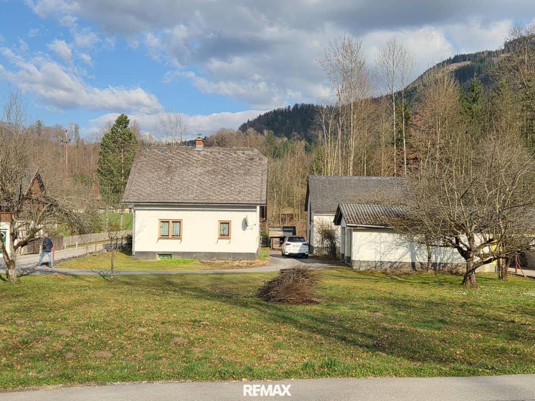 VERKAUFT!!! Ein nettes kleines Haus mit großzügigem Grund in sonniger Lage im Ortsteil von Mooslandl!