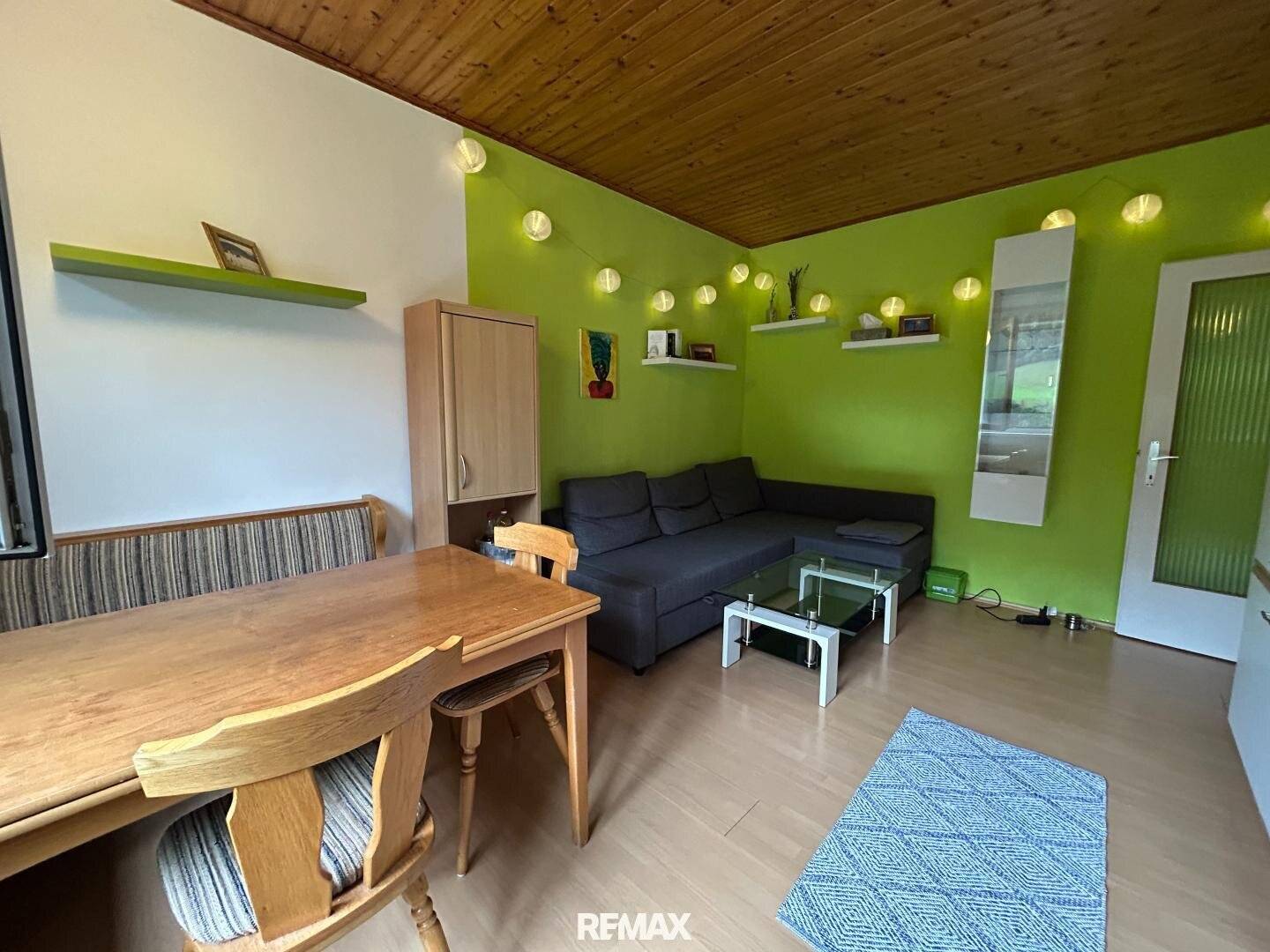 Wohnung in Aussichtslage ruhig und teilmöbliert