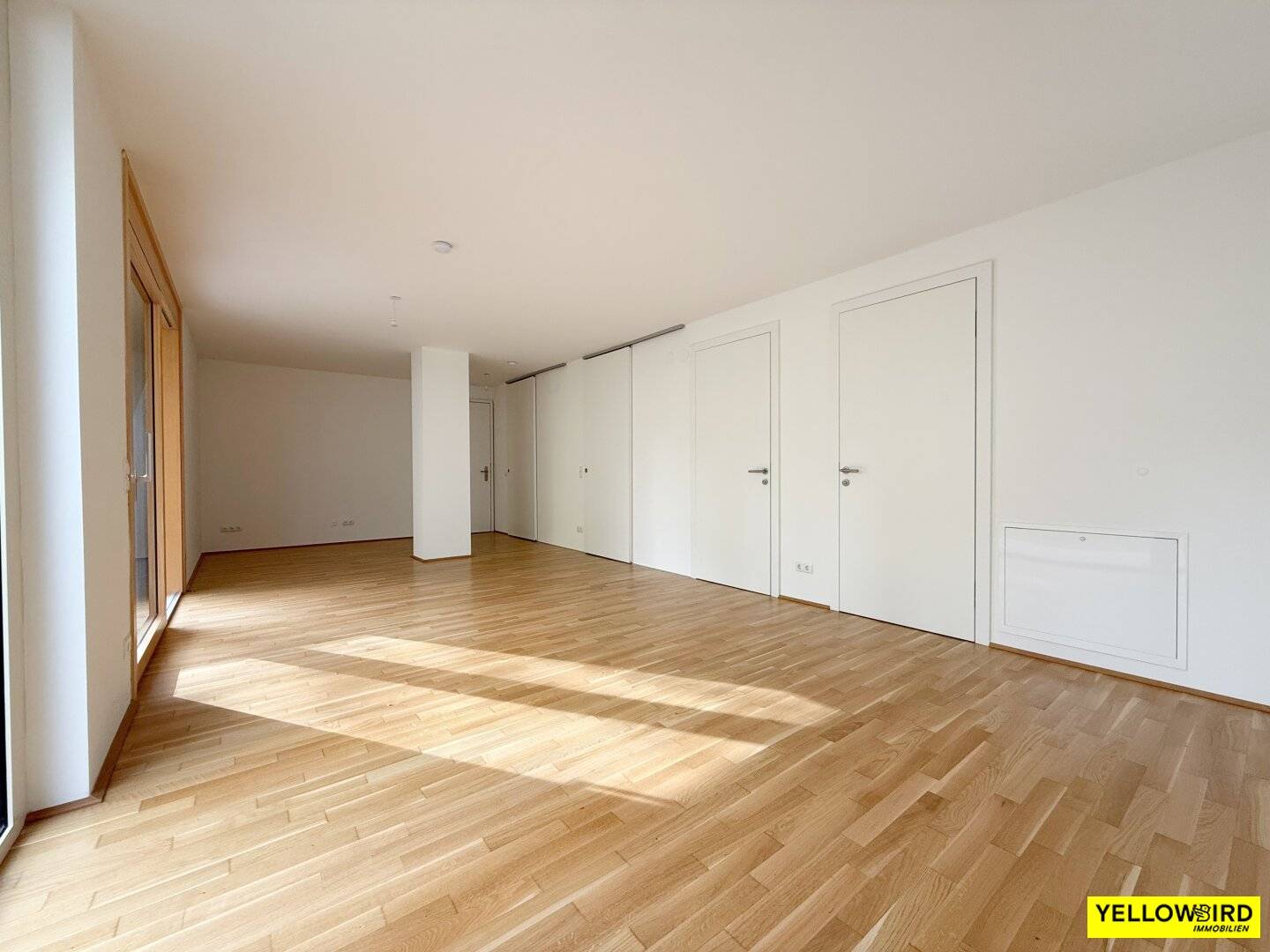 Large Windows | Underfloor Heating | Cabinetmaker Furniture