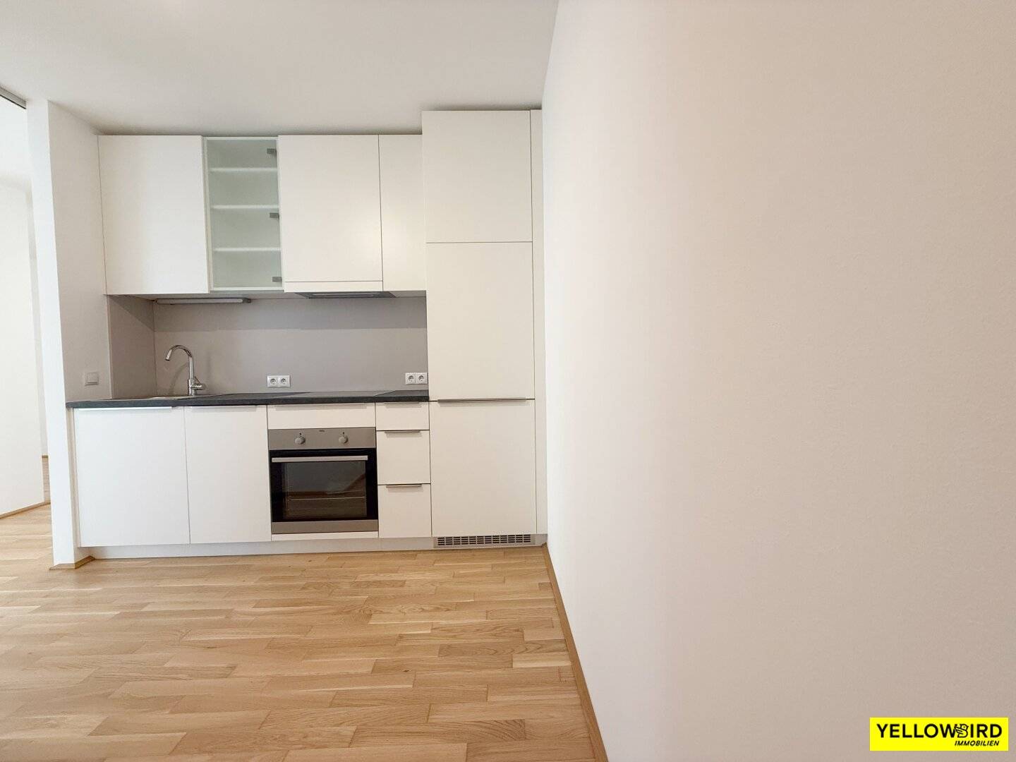 Large Windows | Underfloor Heating | Cabinetmaker Furniture