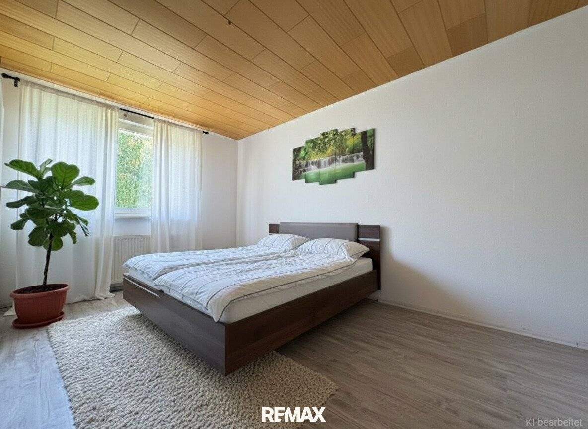 Helle Wohnung mit Balkon und Bergblick in ruhiger Lage