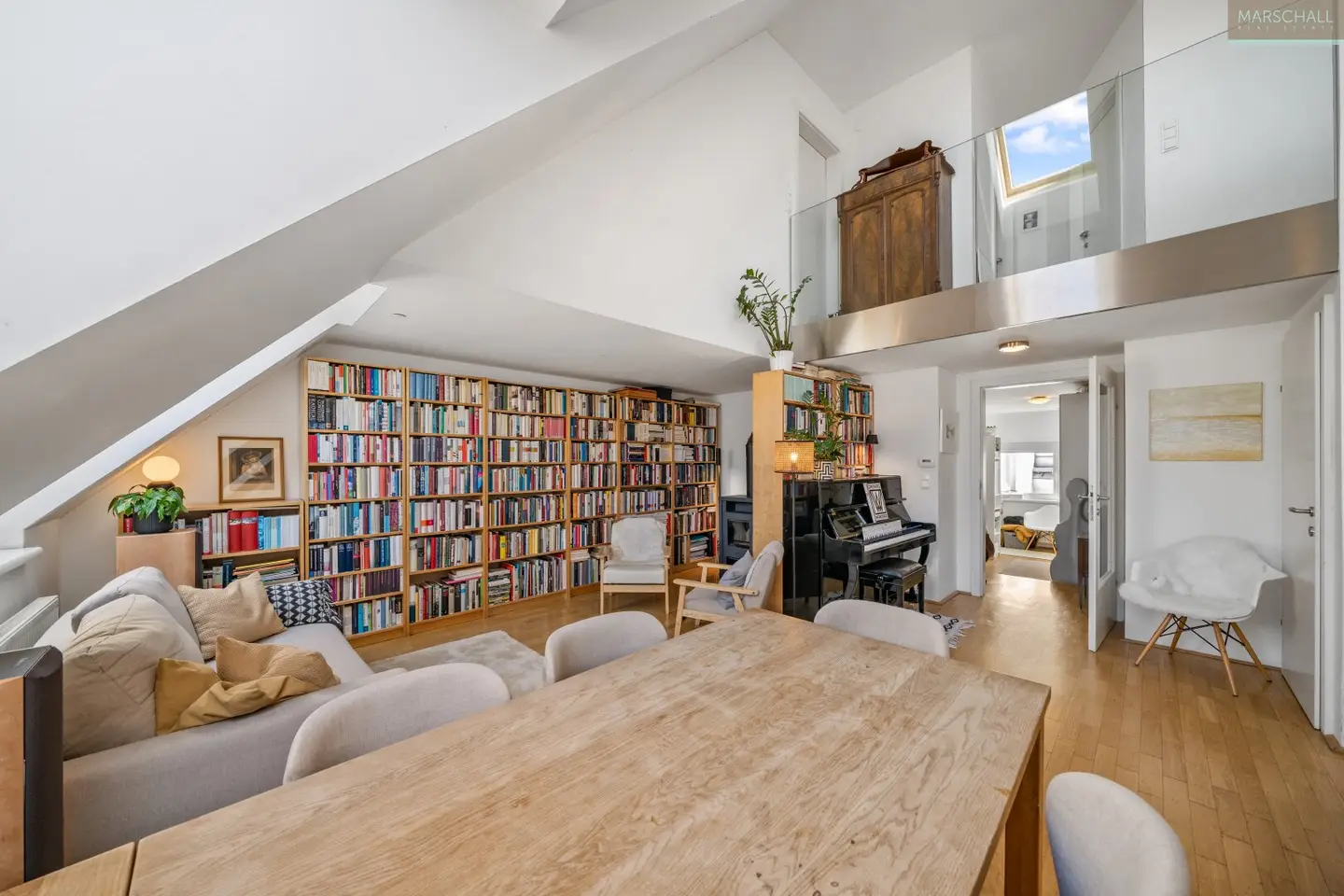 Attic apartment in the Hundertwasserhaus with terrace