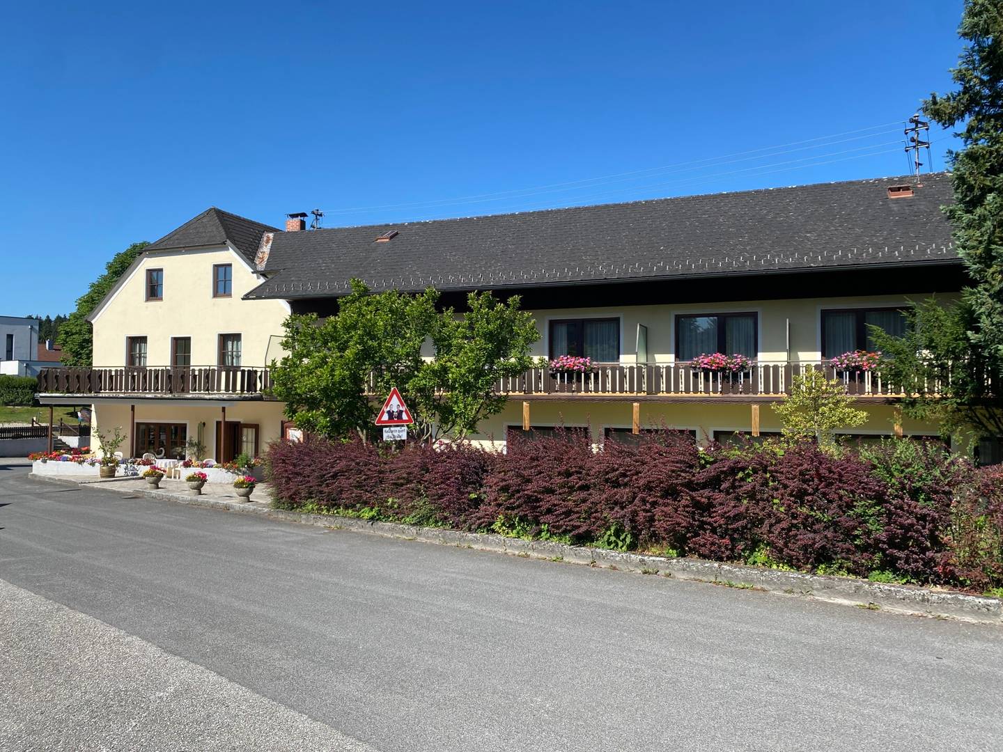 Inn with apartments Bad Kreuzen