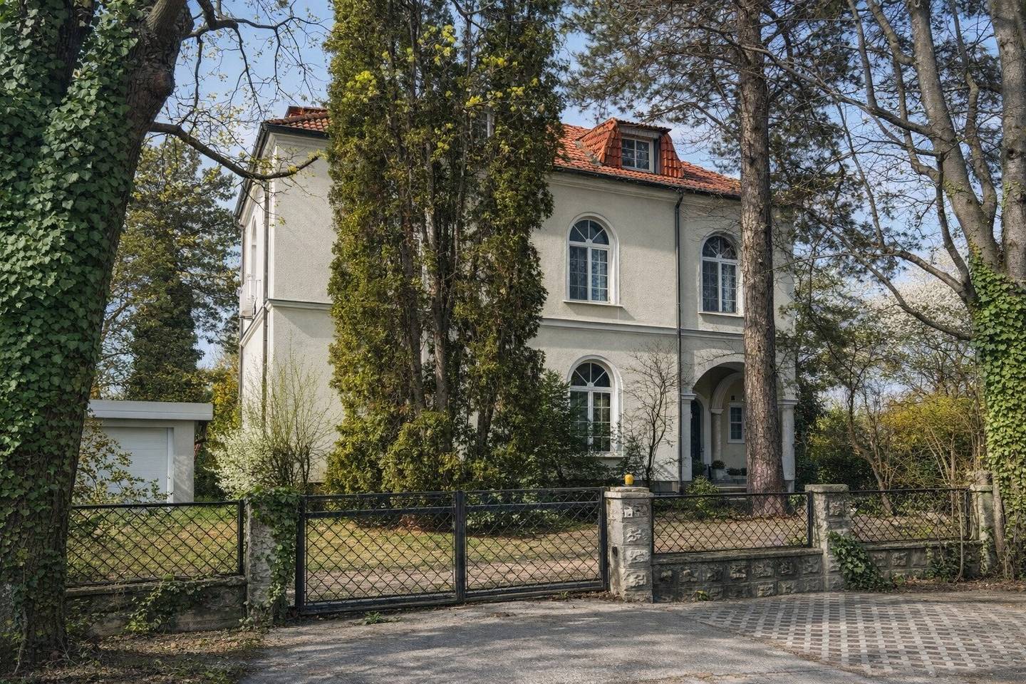 Representative Villa with Pool
