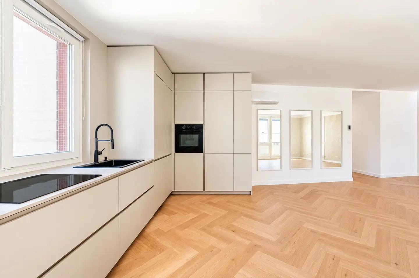 Apartment Light Filled Two Loggias Renovated