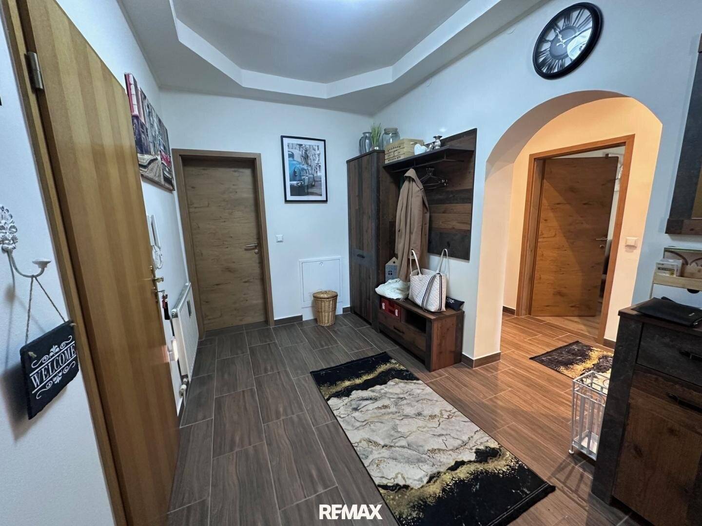 Stilvoll sanierte Wohnung mit Balkon zentral