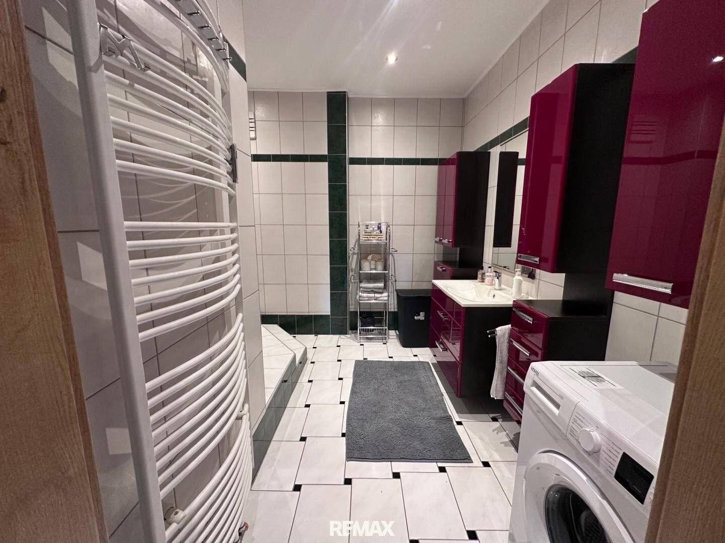 Stilvoll sanierte Wohnung mit Balkon zentral