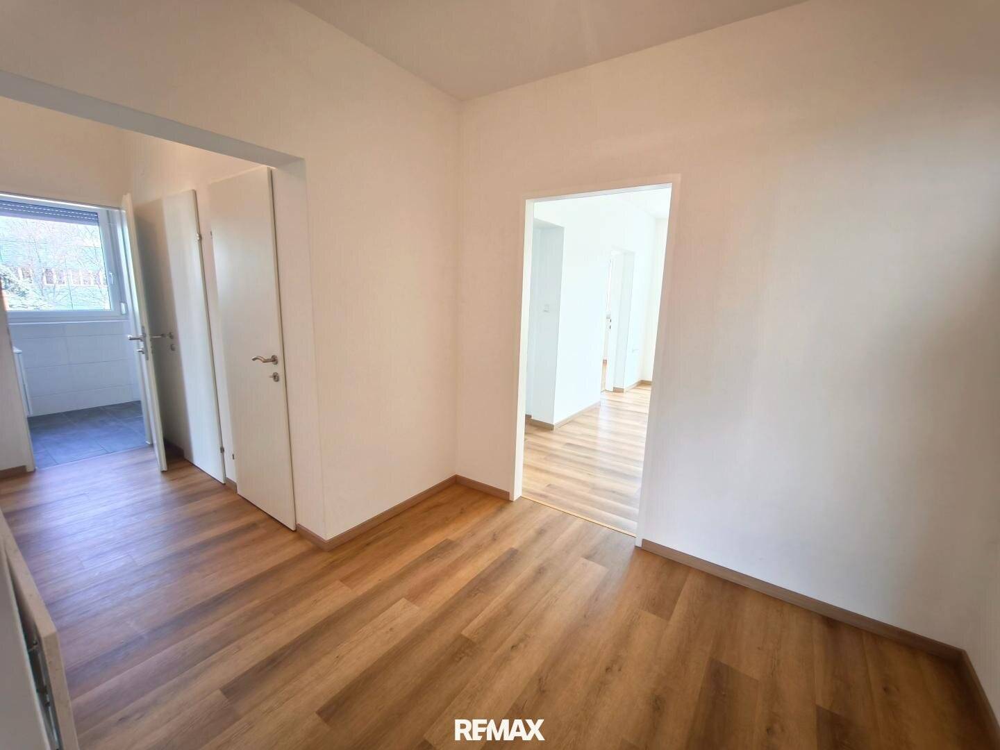 Großzügig geschnittene Wohnung mit Lift und Balkon