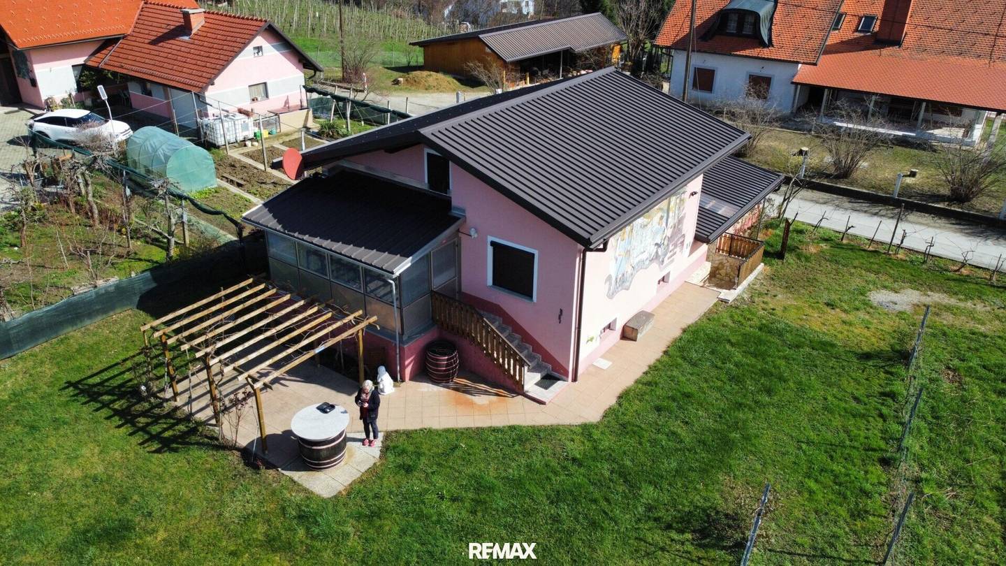 Winzerhaus mit Weingarten in Slowenien