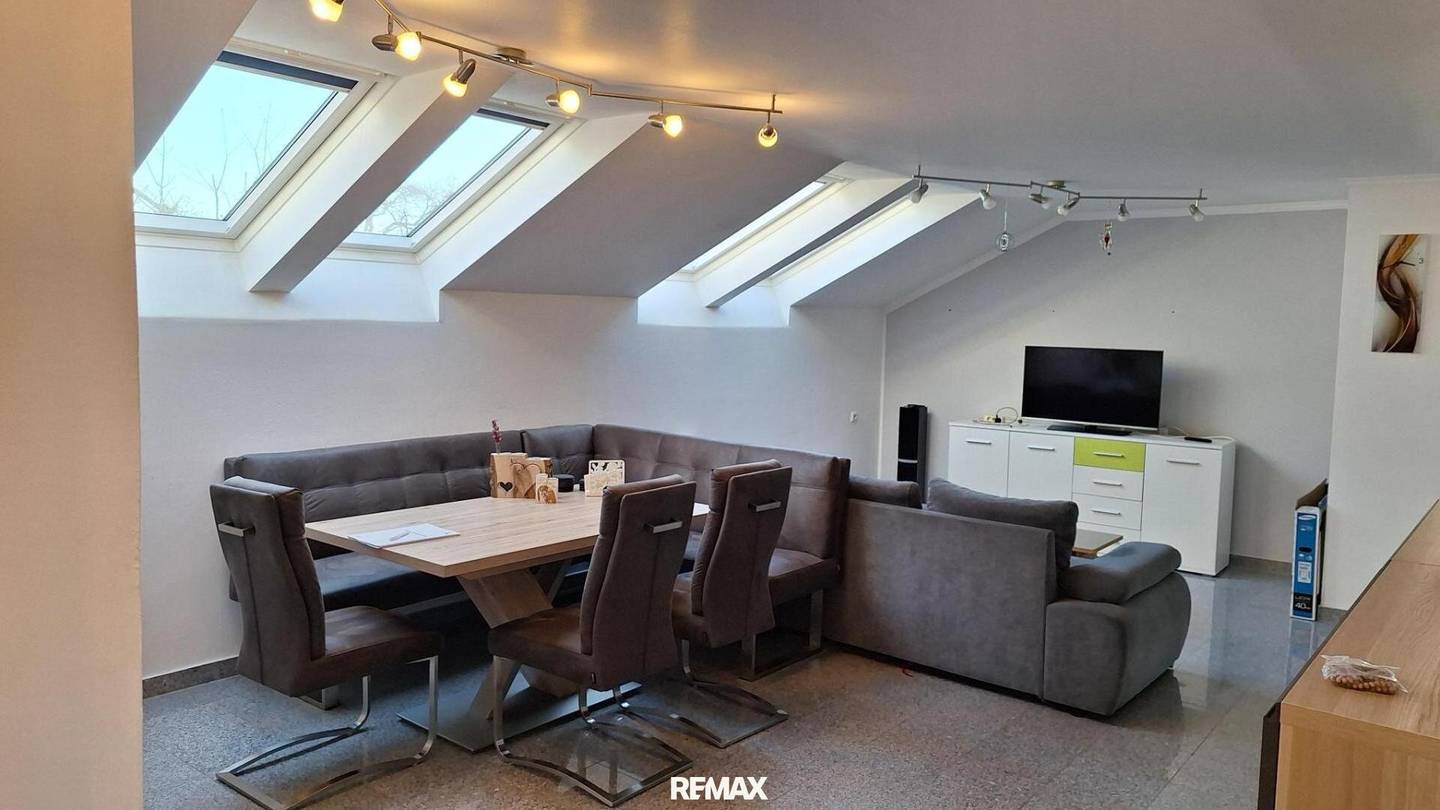 Wunderschöne 3 Zimmer Dachhgeschosswohnung in Gralla zu mieten