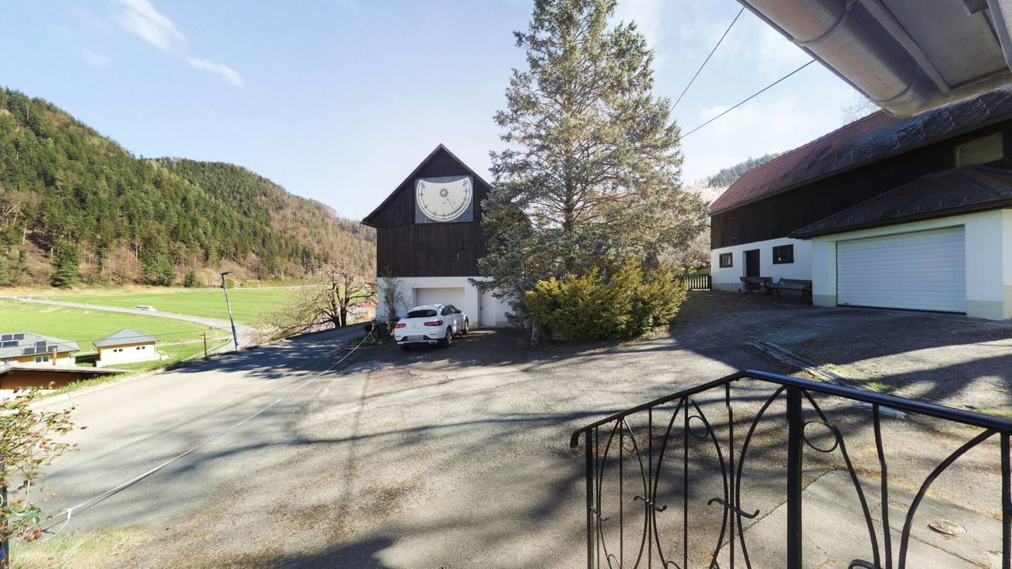 Großzügiges Haus mit 5,3 ha in Pernegg