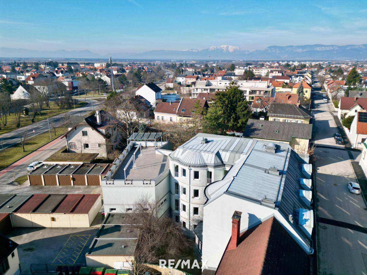 Ehemaliges Seniorenheim mit Dachterrasse