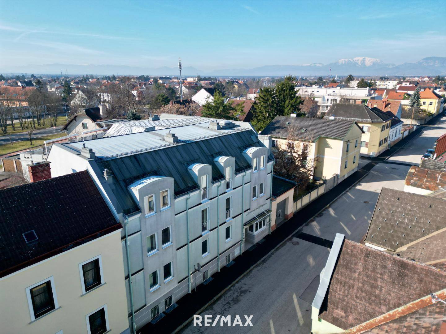 Ehemaliges Seniorenheim mit Dachterrasse