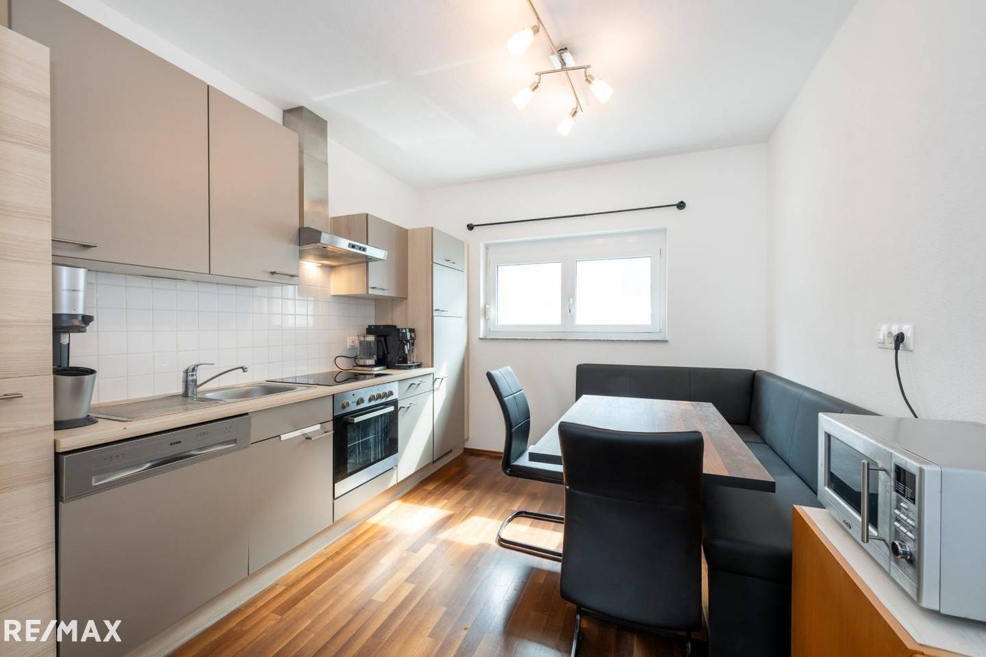 Apartment with Carport near city center
