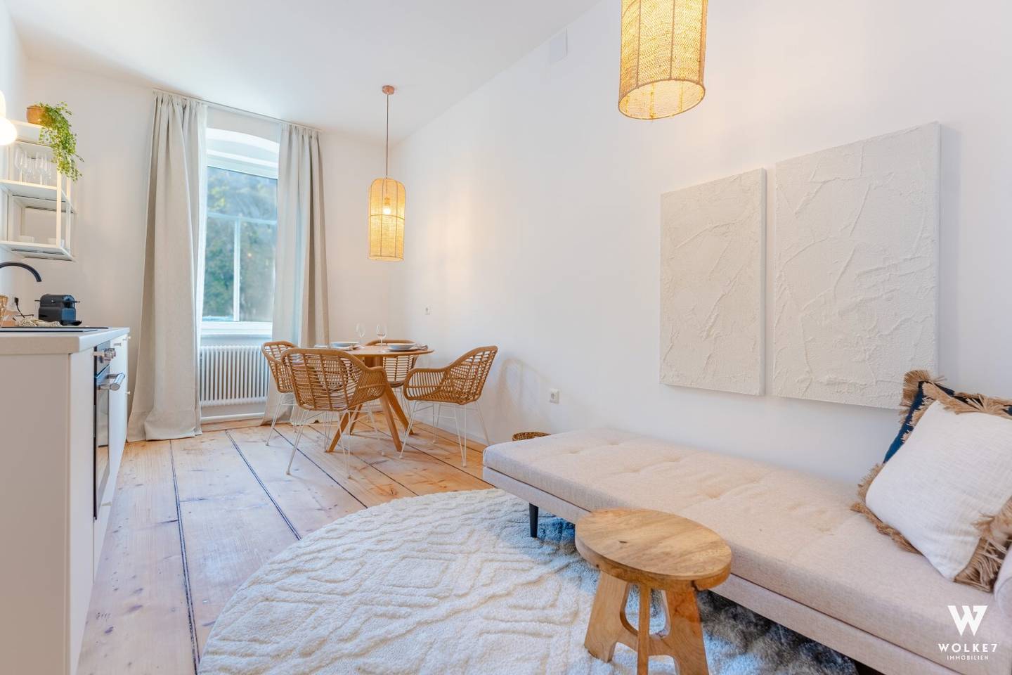 Wohnung near the train station fully furnished