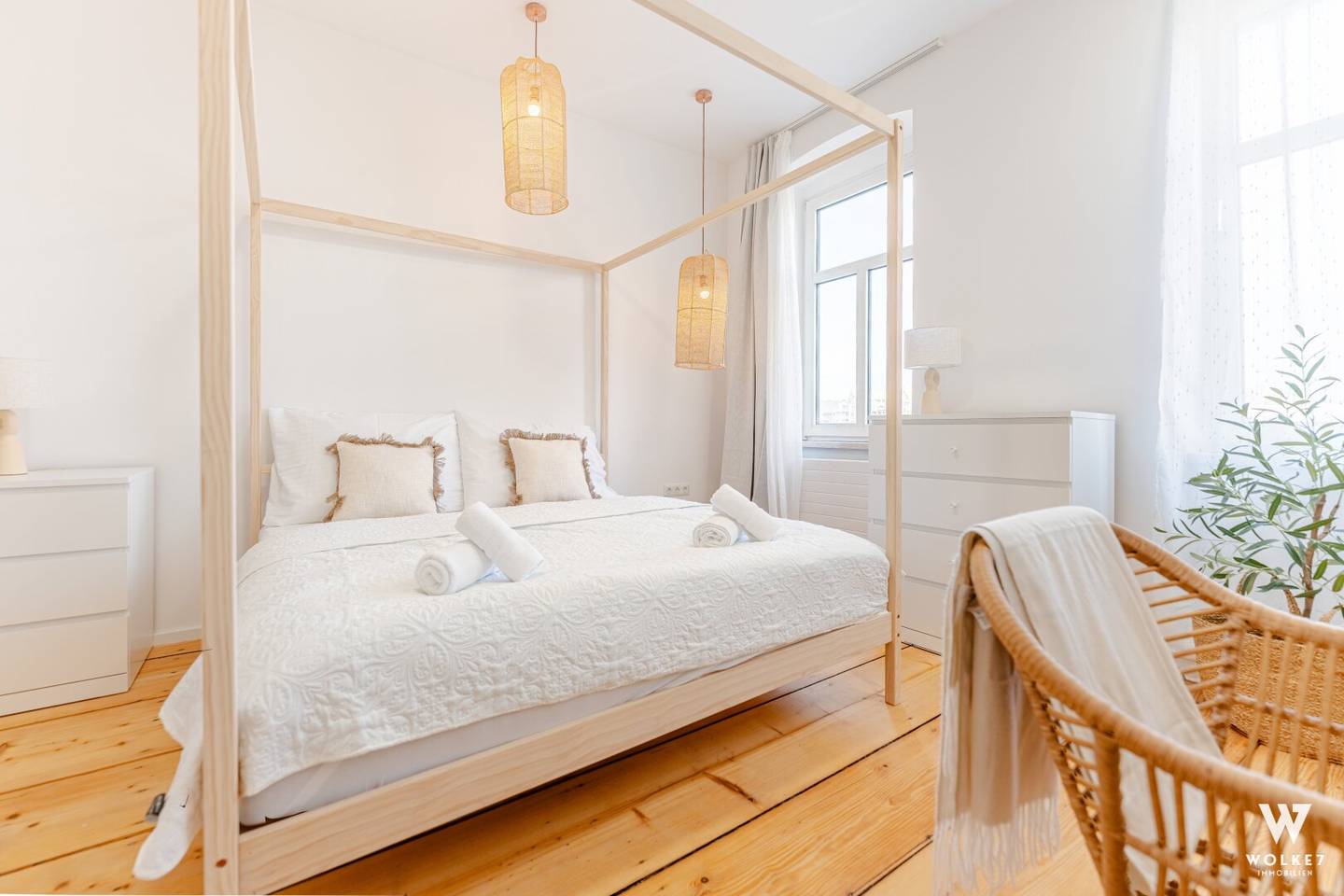 Wohnung near the train station fully furnished