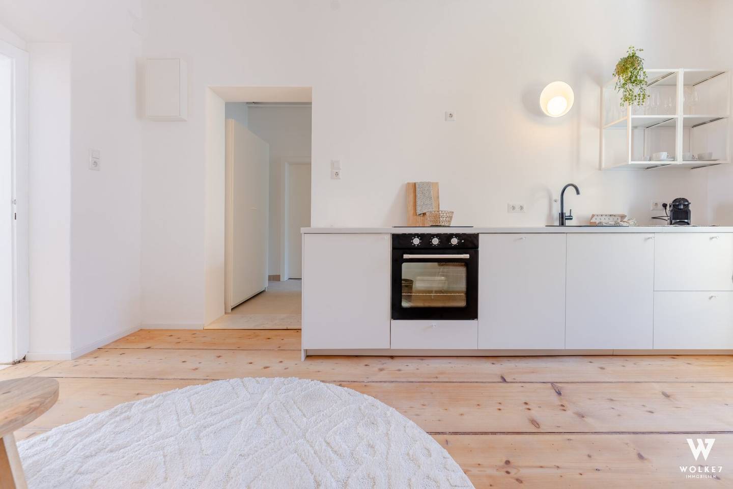 Wohnung near the train station fully furnished