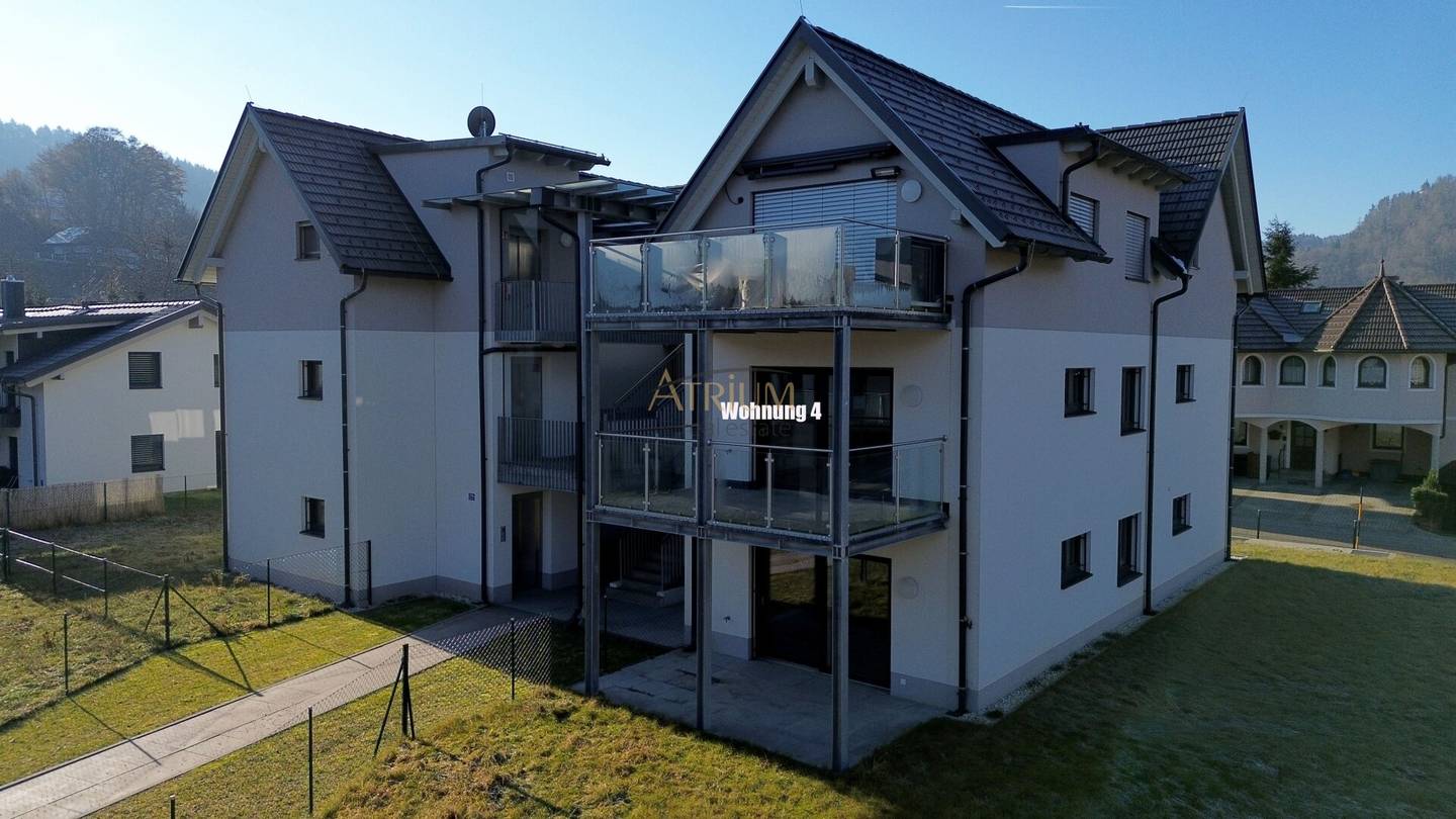 Apartment near the lake in a quiet green setting